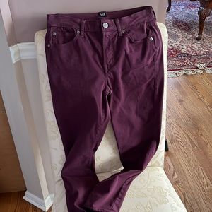 Burgundy Gap crop brushed denim skinny jeans.